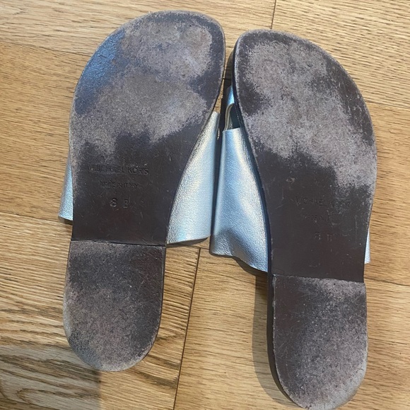 Michael Kors metallic sandal - Picture 3 of 3